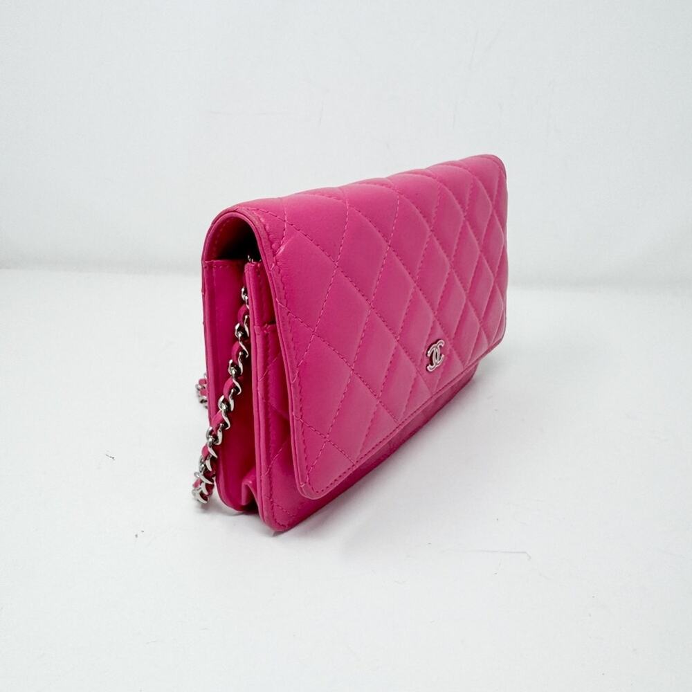 Chanel Lambskin Pink Wallet on Chain - Picture 2 of 9